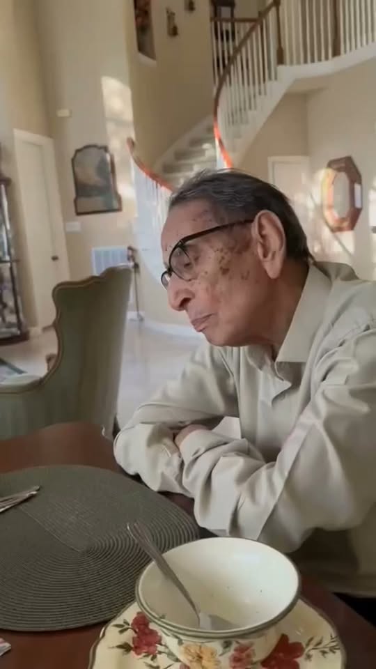 آئیے احباب اَحمد مُشتاق صاحب سے اُن کا خُوب صُورت …